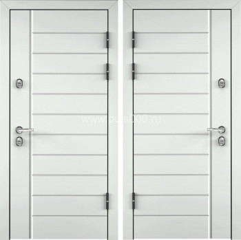 Входная квартирная белая дверь в цвете